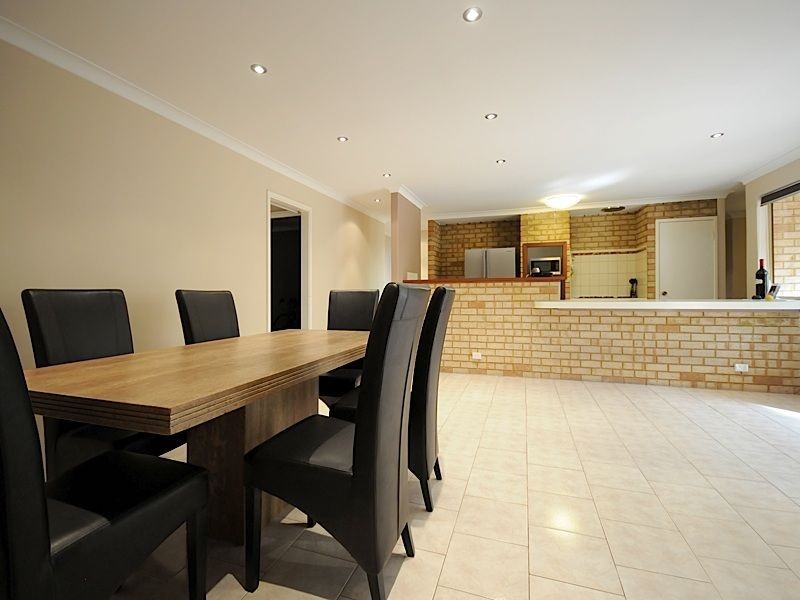 6 Hollingsworth Way, Leeming WA 6149