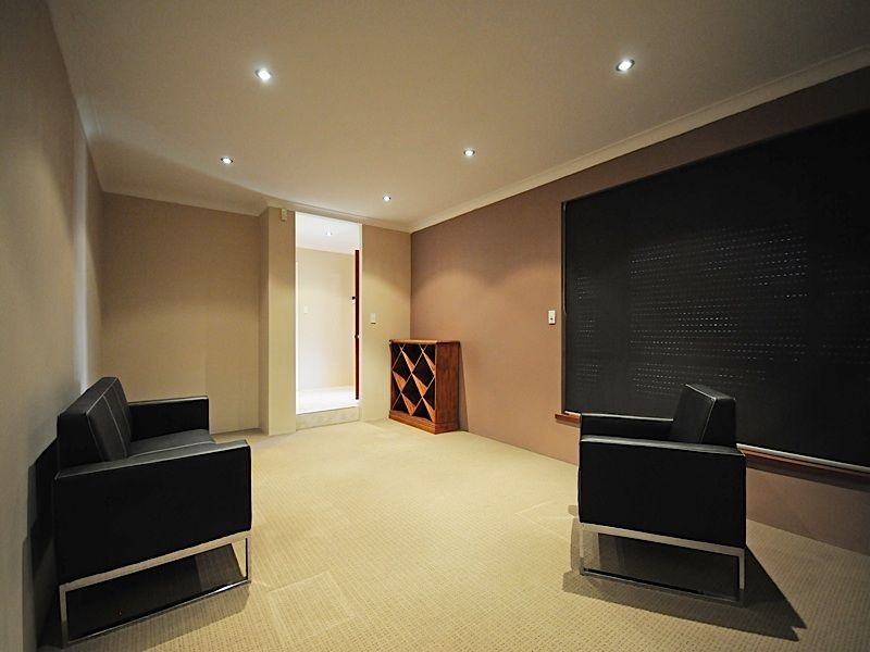 6 Hollingsworth Way, Leeming WA 6149