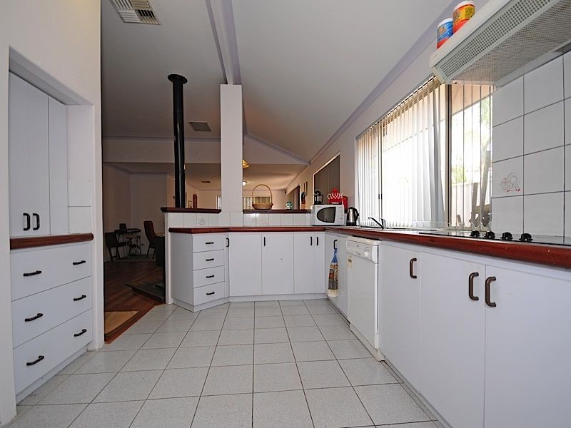 68 Calley Drive, Leeming WA 6149