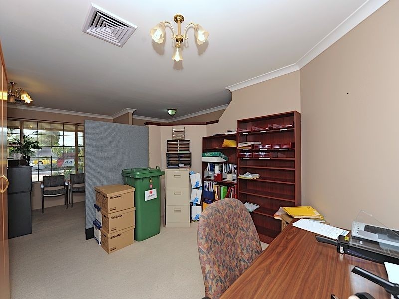 86 Farrington Road, Leeming WA 6149