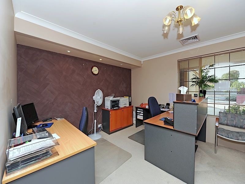 86 Farrington Road, Leeming WA 6149