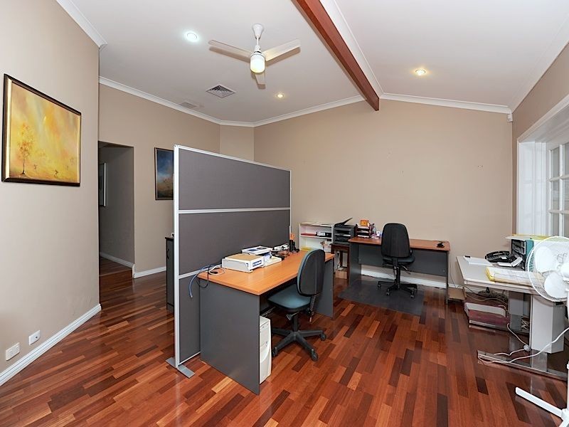 86 Farrington Road, Leeming WA 6149