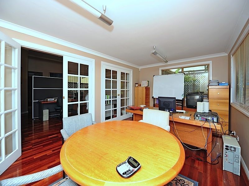 86 Farrington Road, Leeming WA 6149