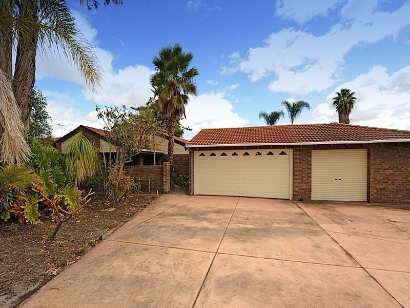 5 Findlay Road, Leeming WA 6149