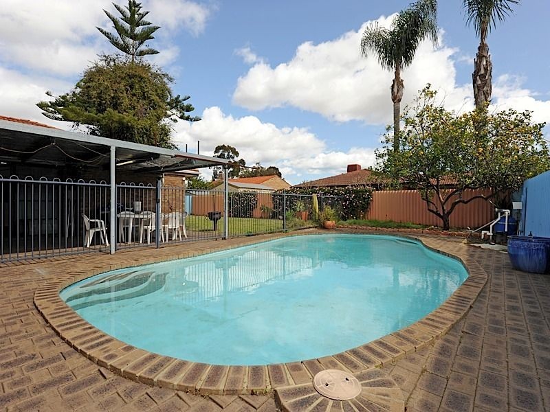 5 Findlay Road, Leeming WA 6149