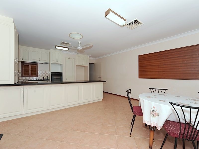 5 Findlay Road, Leeming WA 6149