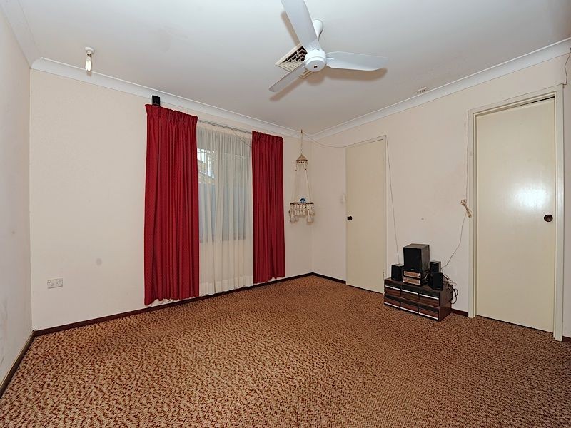 5 Findlay Road, Leeming WA 6149