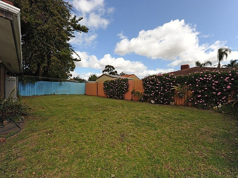 5 Findlay Road, Leeming WA 6149