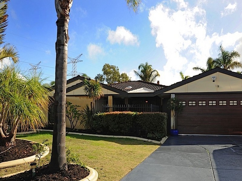 4 Silkpod Gardens, South Lake WA 6164
