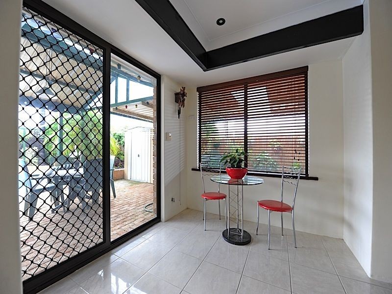 4 Silkpod Gardens, South Lake WA 6164