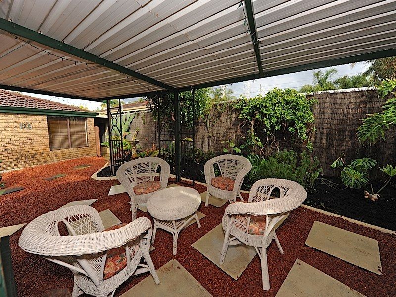 4 Silkpod Gardens, South Lake WA 6164