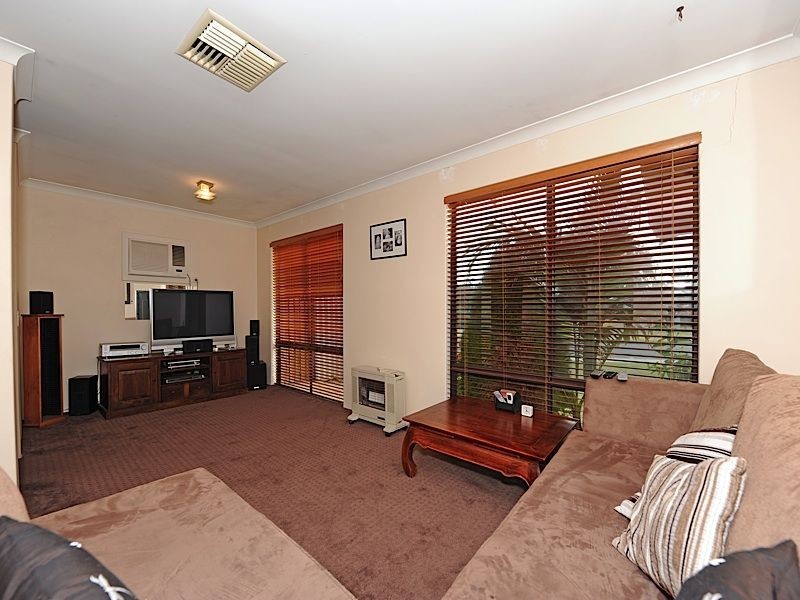 25b Westmorland Drive, Leeming WA 6149