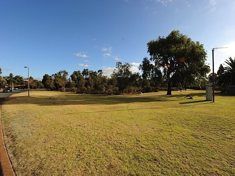 25b Westmorland Drive, Leeming WA 6149