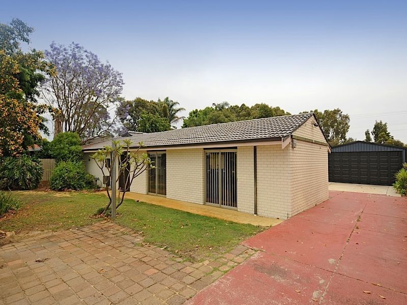 21 Laughton Way, Leeming WA 6149