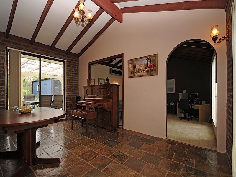 21 Laughton Way, Leeming WA 6149