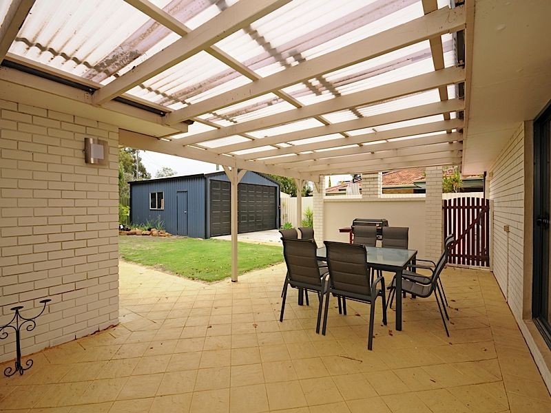 21 Laughton Way, Leeming WA 6149