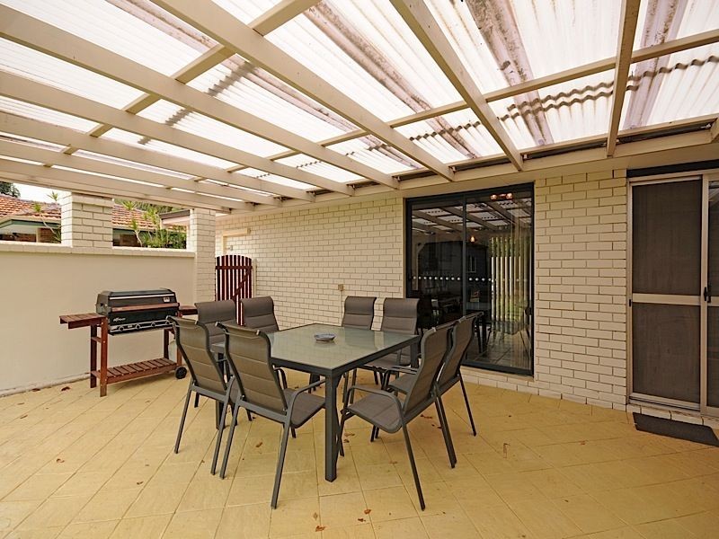 21 Laughton Way, Leeming WA 6149