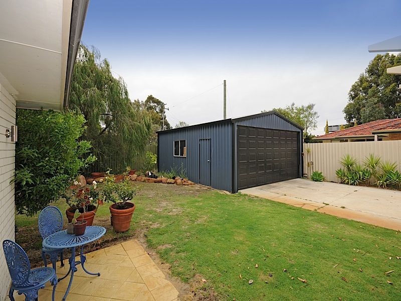 21 Laughton Way, Leeming WA 6149