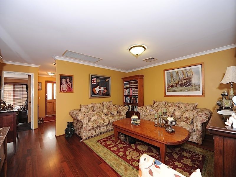2 Fremont Place, Leeming WA 6149