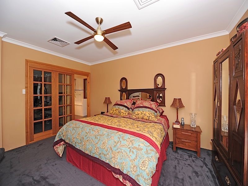 2 Fremont Place, Leeming WA 6149