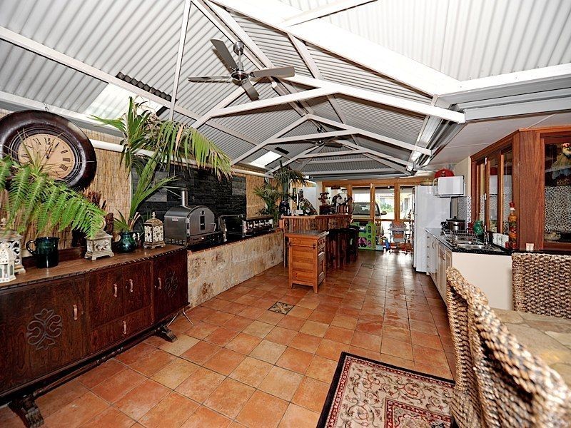 2 Fremont Place, Leeming WA 6149