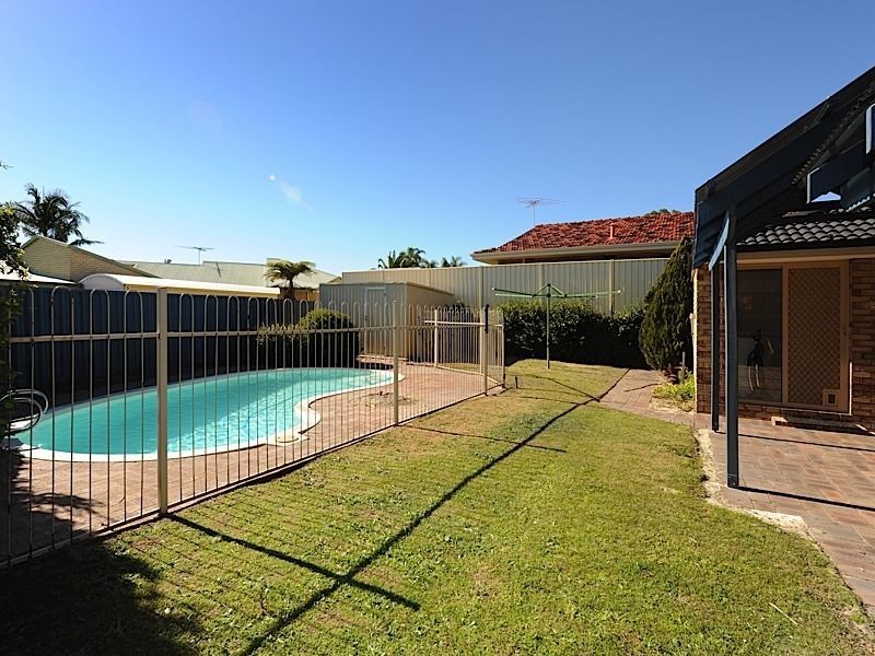 3 Demasson Rise, Leeming WA 6149