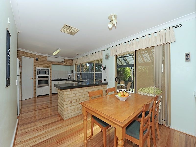 3 Demasson Rise, Leeming WA 6149