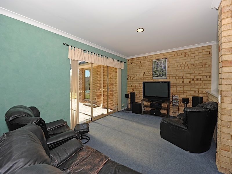 3 Demasson Rise, Leeming WA 6149