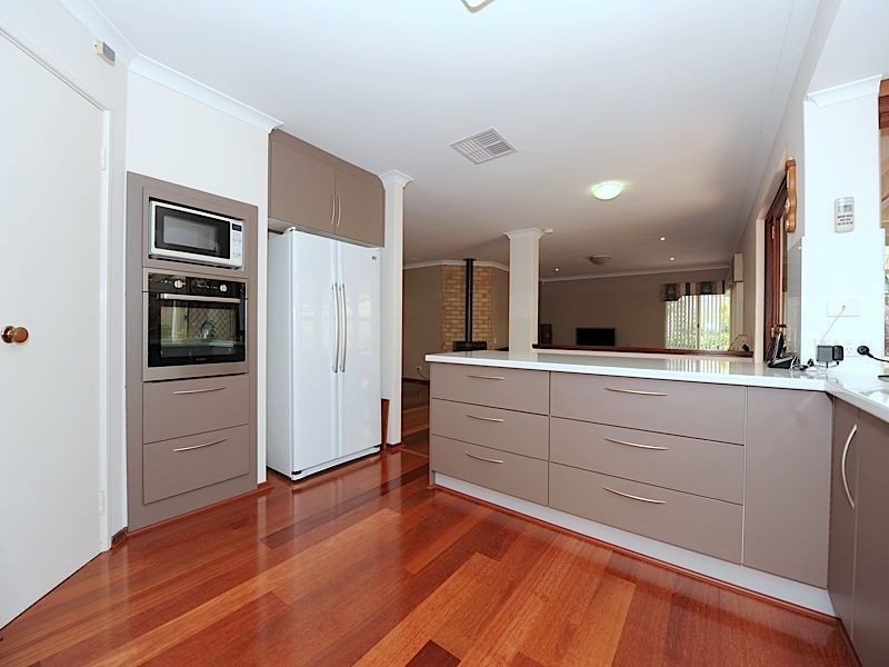 69 Sylvan Crescent, Leeming WA 6149