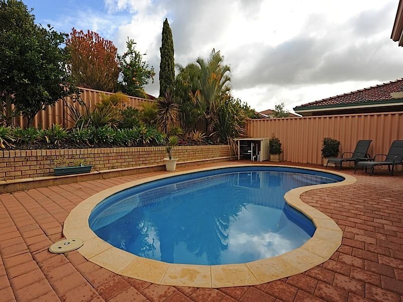 69 Sylvan Crescent, Leeming WA 6149