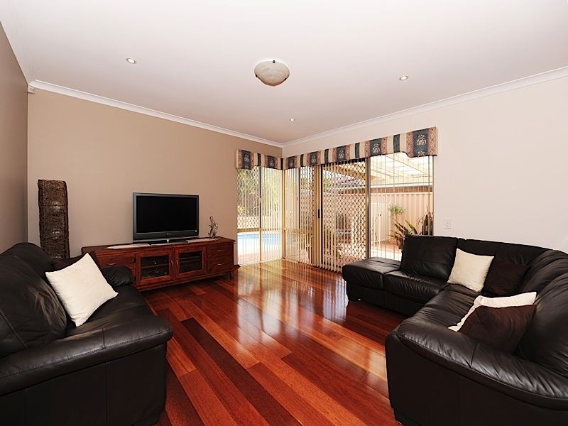 69 Sylvan Crescent, Leeming WA 6149