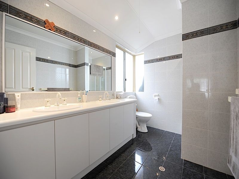 69 Sylvan Crescent, Leeming WA 6149