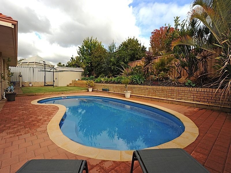 69 Sylvan Crescent, Leeming WA 6149