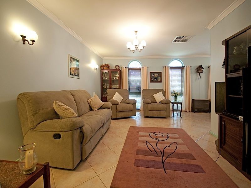 13 Waraker Way, Leeming WA 6149