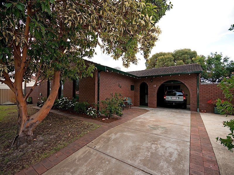 13 Waraker Way, Leeming WA 6149