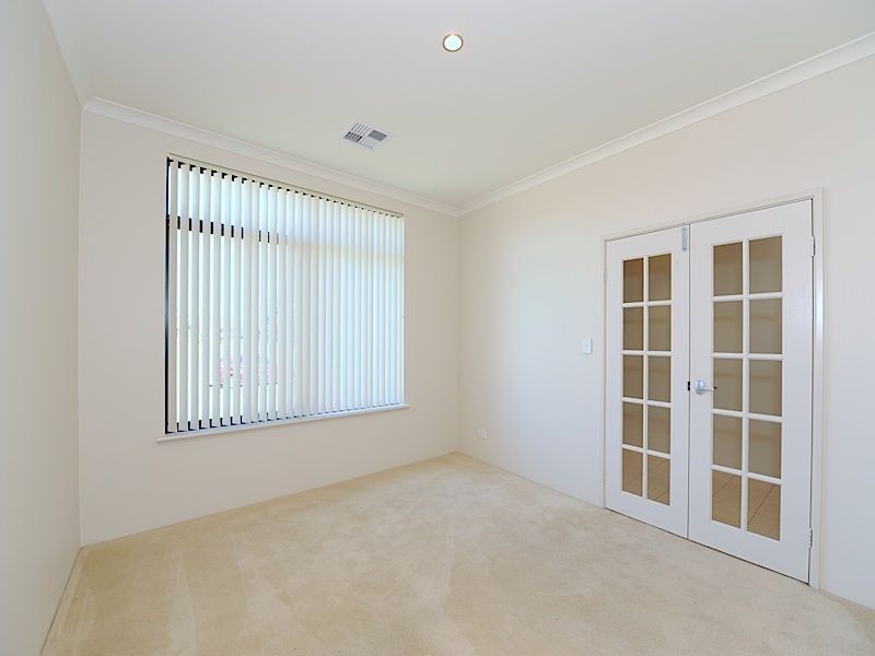 1 Glentrool Gardens, Canning Vale WA 6155