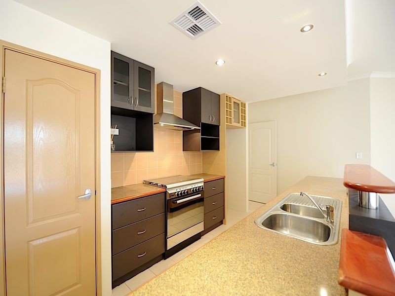 1 Glentrool Gardens, Canning Vale WA 6155