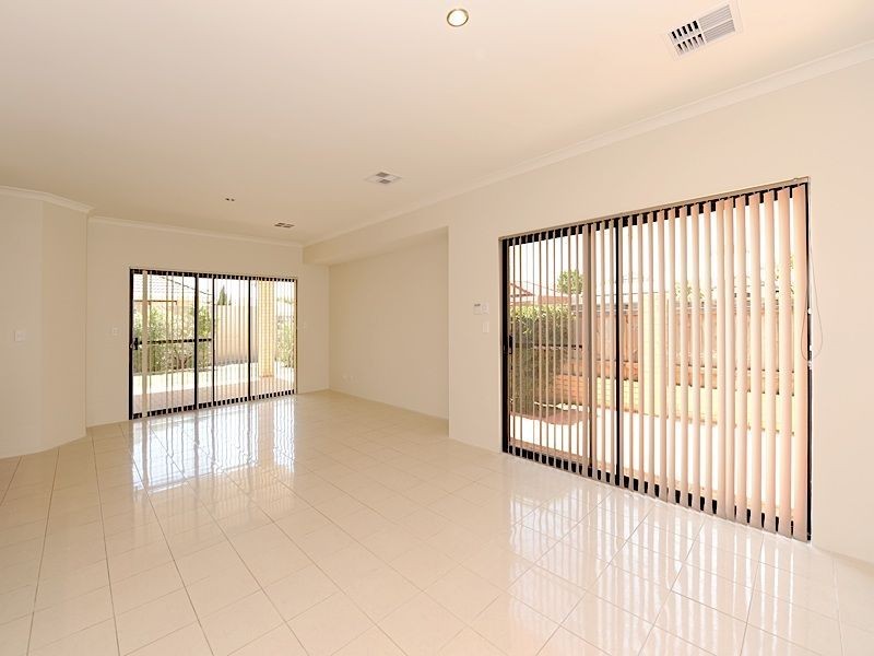 1 Glentrool Gardens, Canning Vale WA 6155
