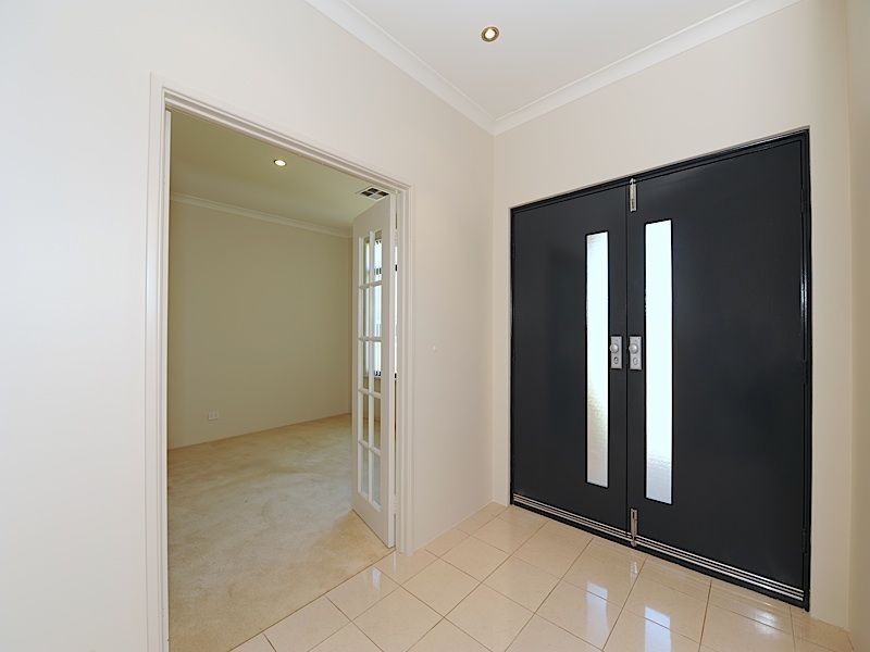 1 Glentrool Gardens, Canning Vale WA 6155