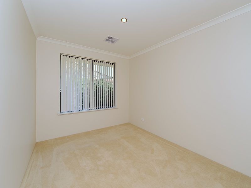 1 Glentrool Gardens, Canning Vale WA 6155