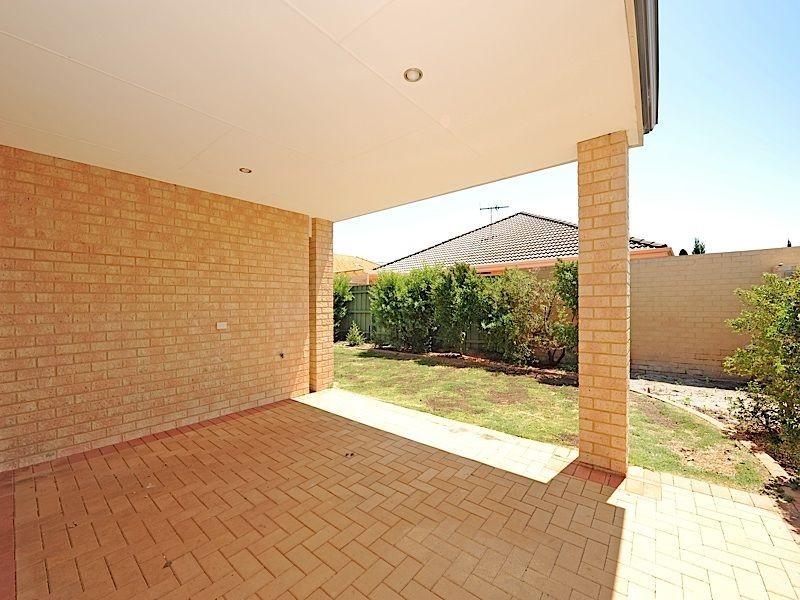 1 Glentrool Gardens, Canning Vale WA 6155