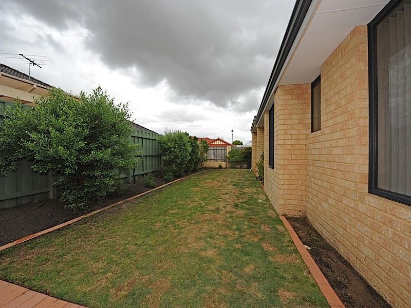 1 Glentrool Gardens, Canning Vale WA 6155