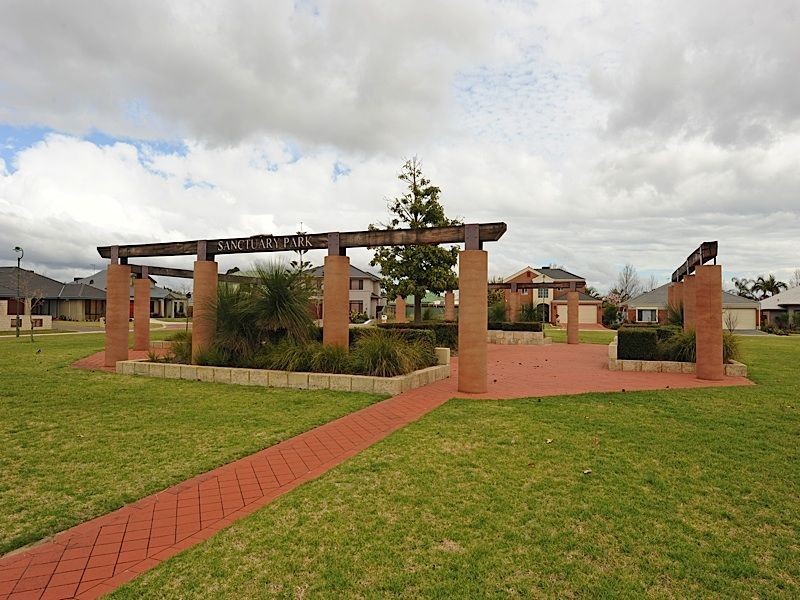 1 Glentrool Gardens, Canning Vale WA 6155