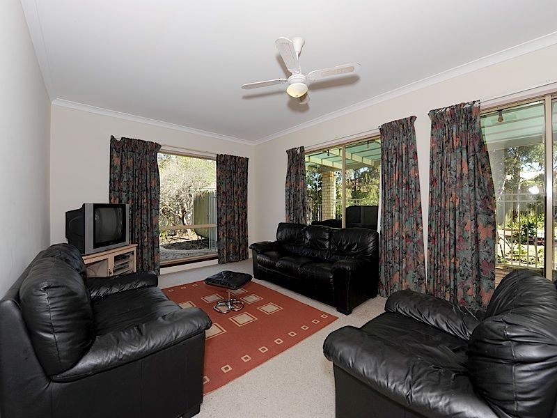 11 Vidicombe Rise, Leeming WA 6149