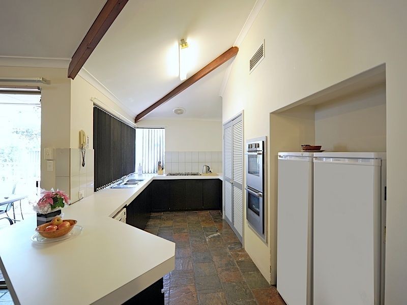 11 Vidicombe Rise, Leeming WA 6149