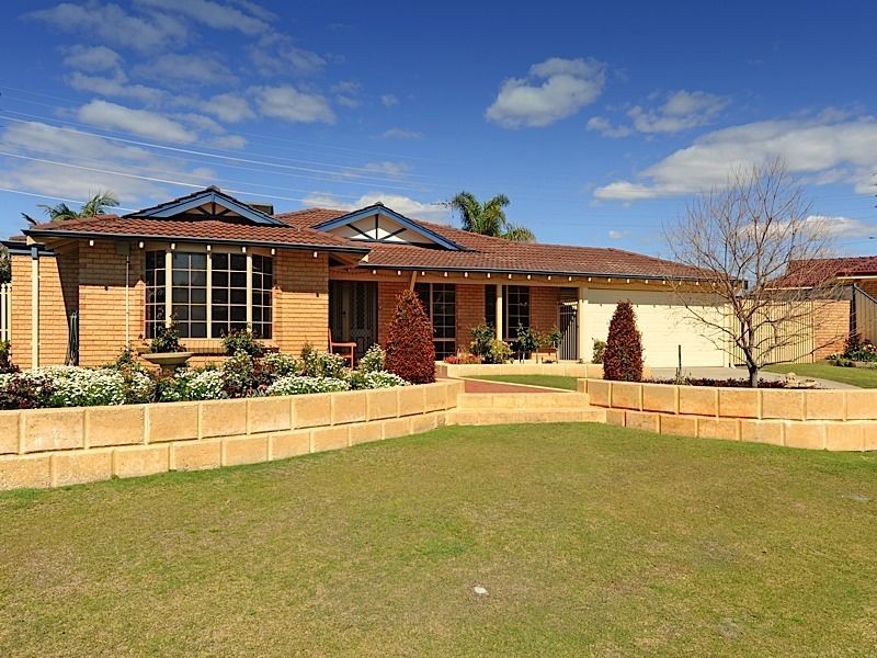 13 Capill Corner, Leeming WA 6149