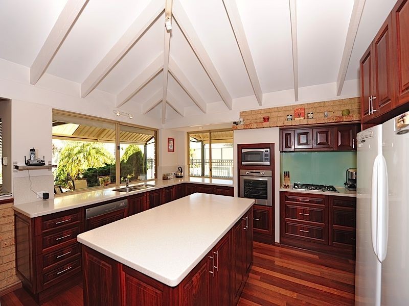 13 Capill Corner, Leeming WA 6149