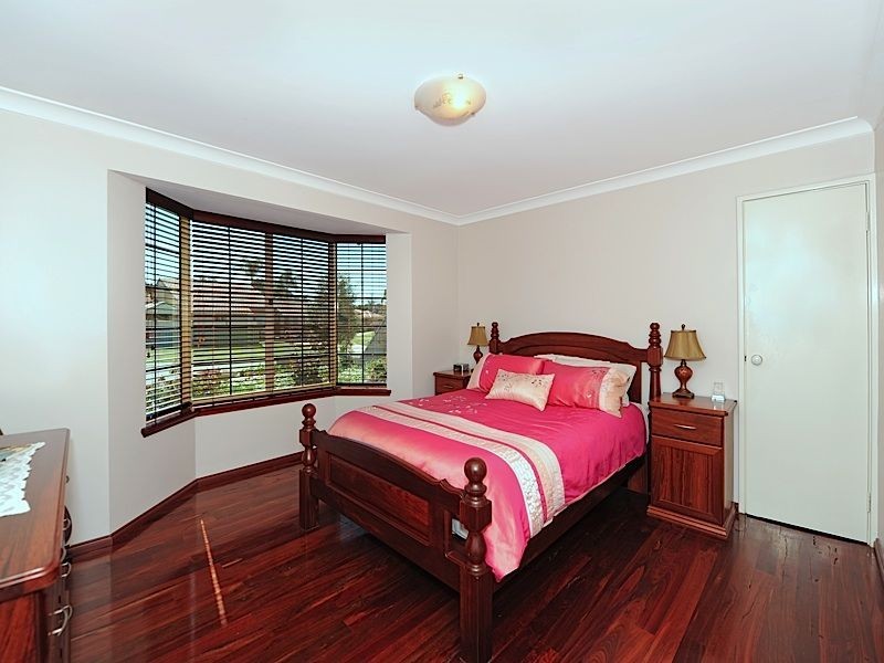 13 Capill Corner, Leeming WA 6149