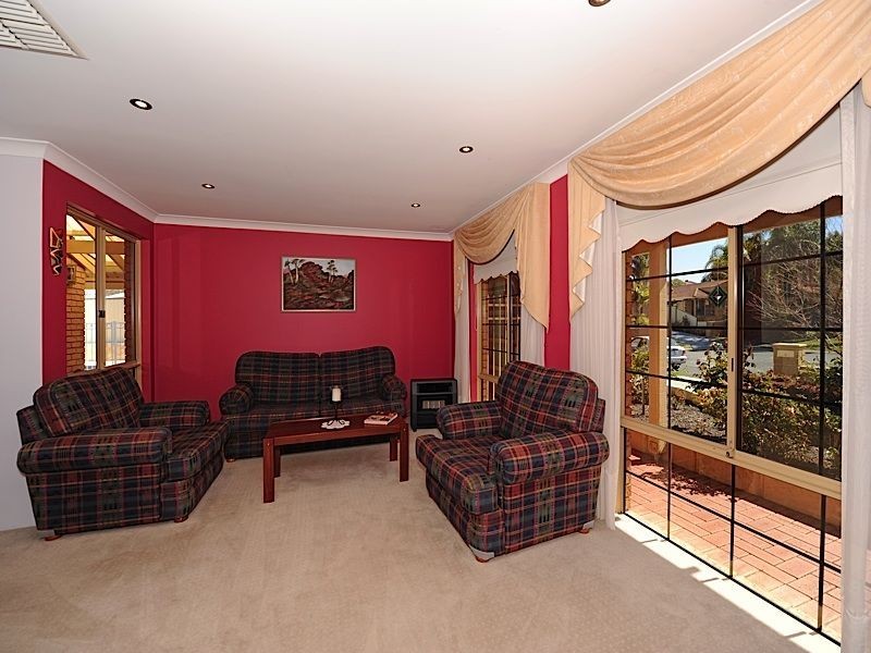 13 Capill Corner, Leeming WA 6149