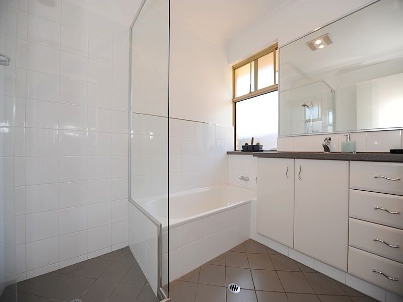13 Capill Corner, Leeming WA 6149